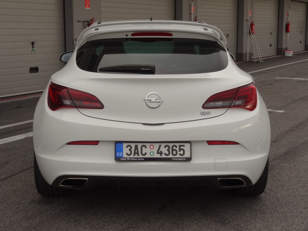 Opel Astra OPC 2.0 Turbo