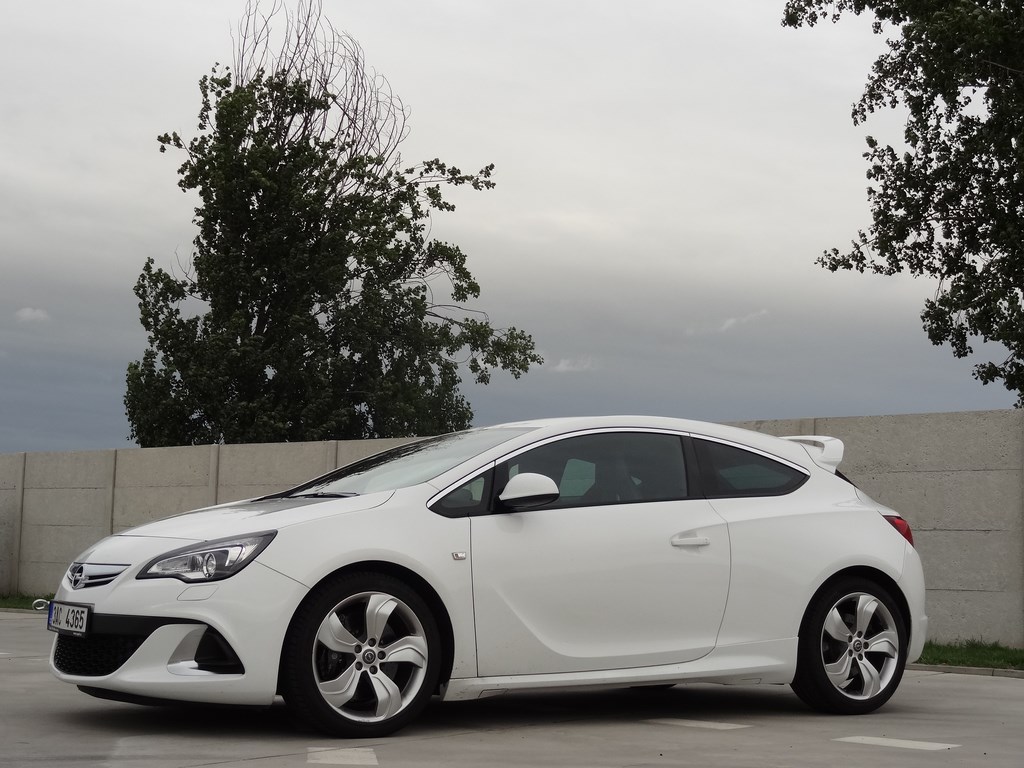 Opel Astra OPC 2.0 Turbo