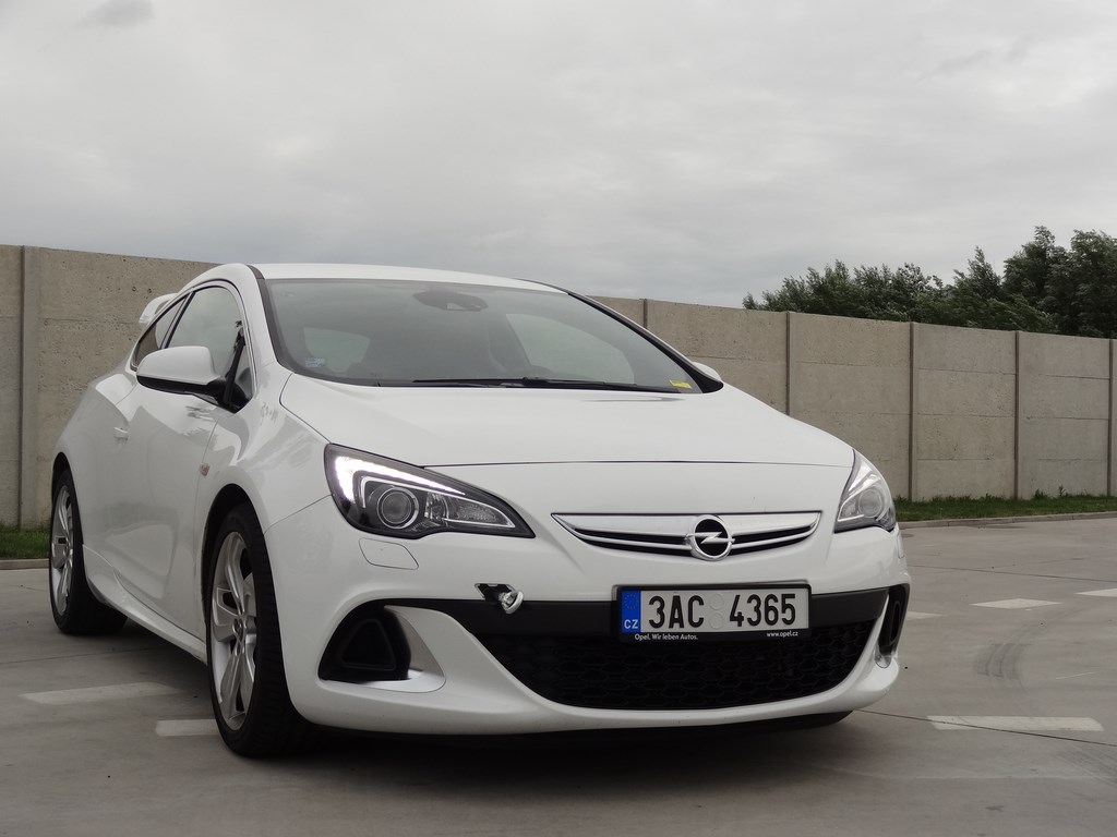 Opel Astra OPC 2.0 Turbo