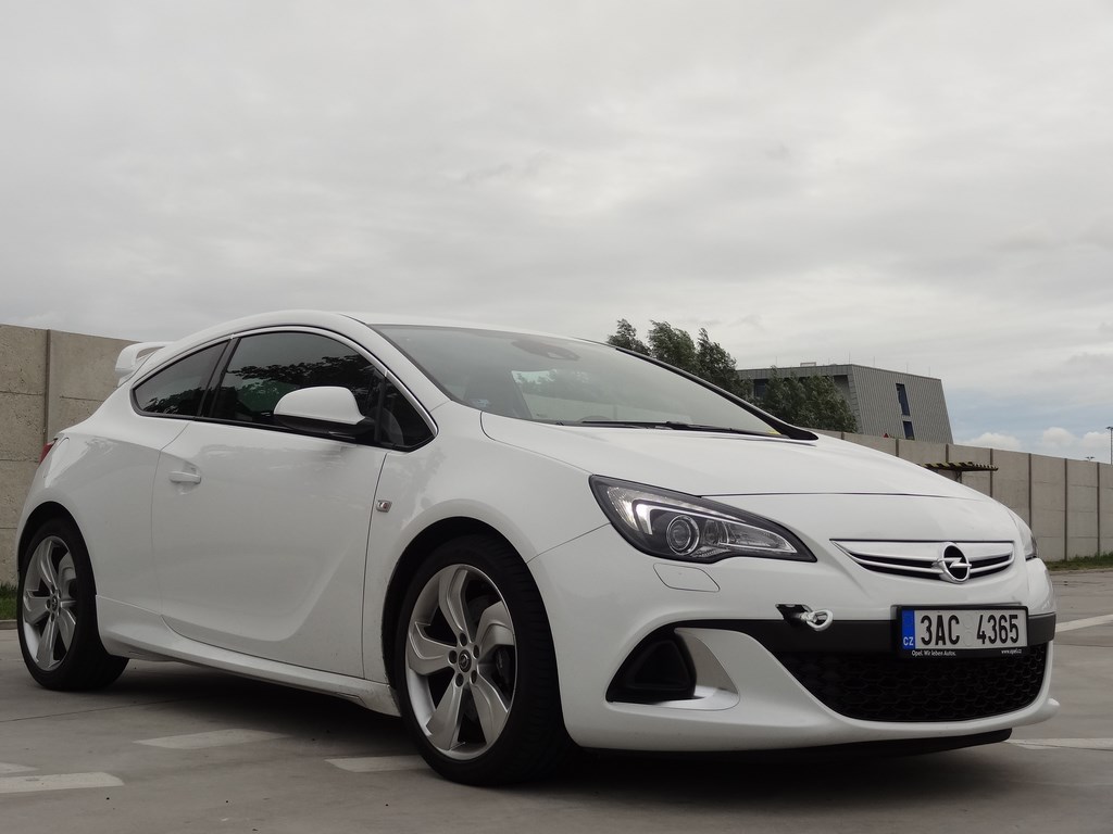 Opel Astra OPC 2.0 Turbo