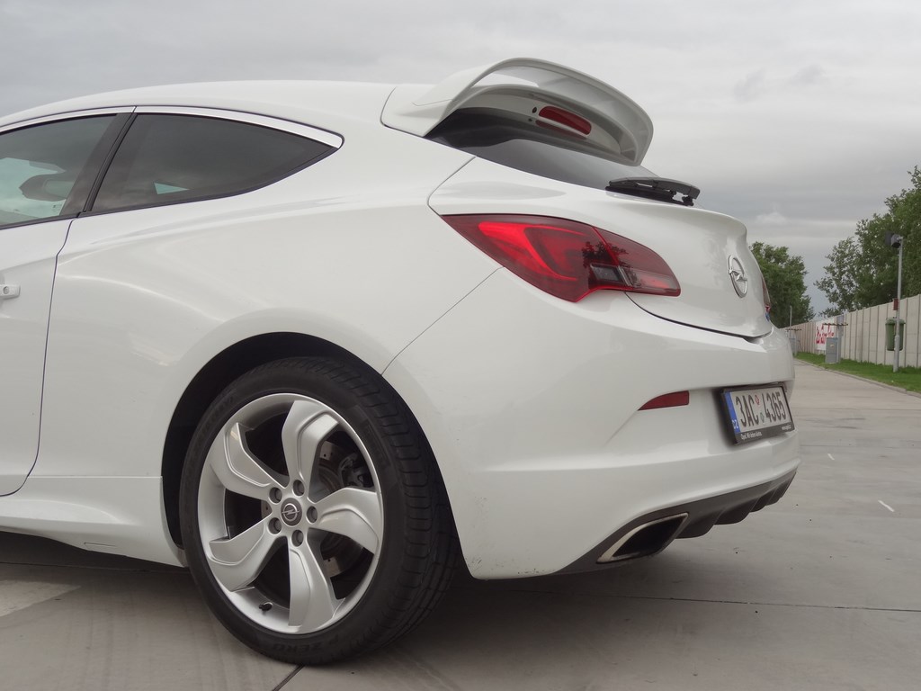 Opel Astra OPC 2.0 Turbo