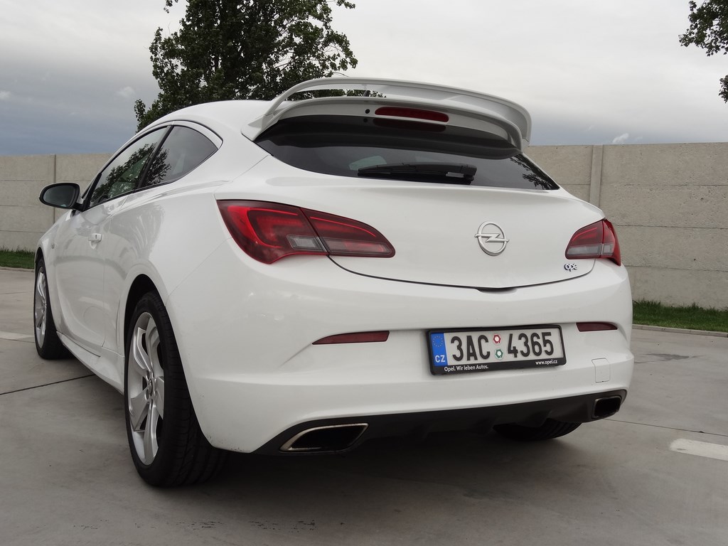 Opel Astra OPC 2.0 Turbo