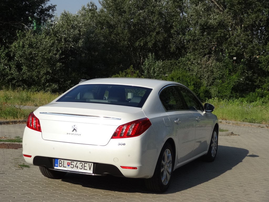 Mazda6 vs. Peugeot 508