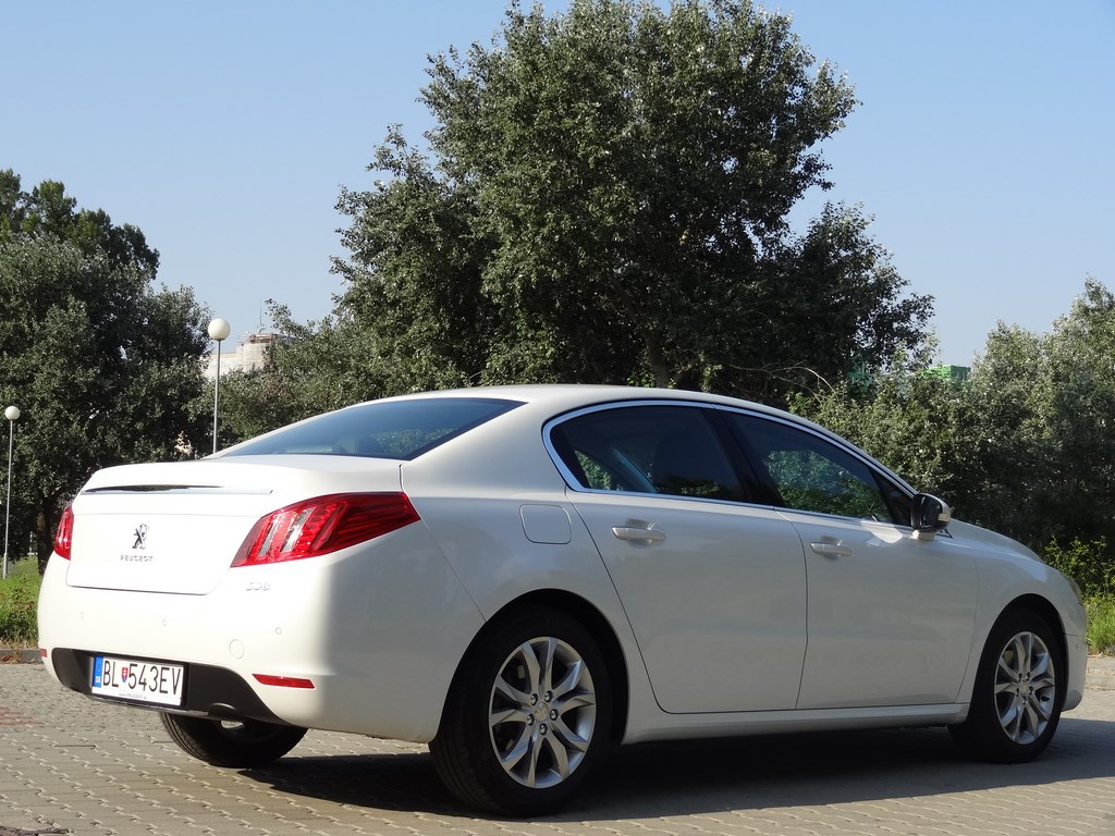 Mazda6 vs. Peugeot 508