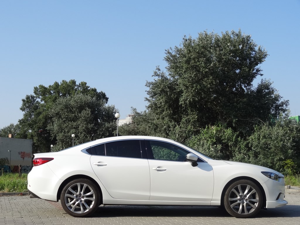 Mazda6 vs. Peugeot 508