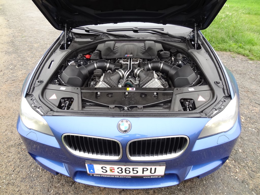 BMW M5 (F10) 4.4l V8 BiTurbo