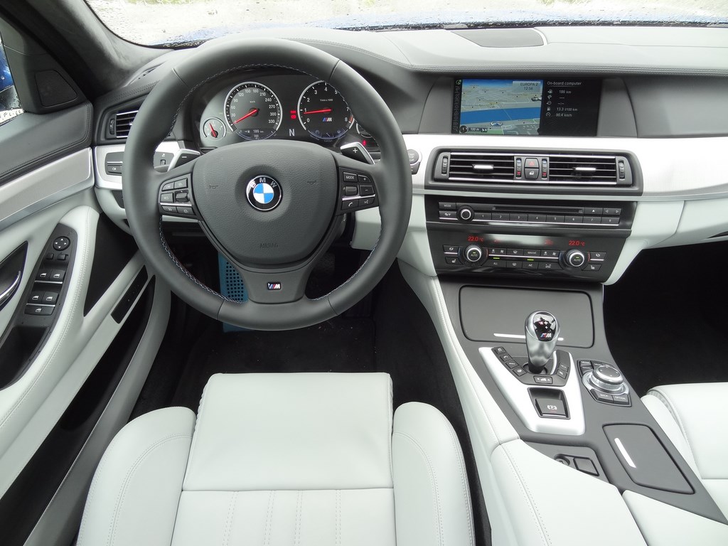 BMW M5 (F10) 4.4l V8 BiTurbo