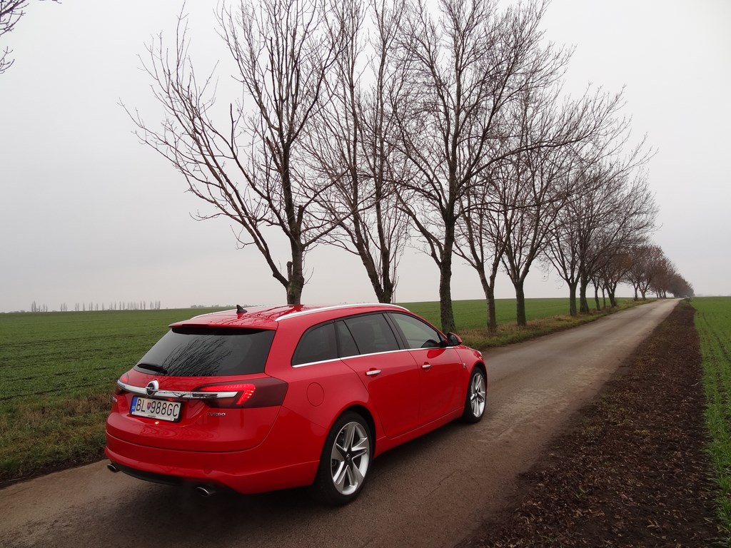 Opel Insignia Tourer 1.6 SIDI AT