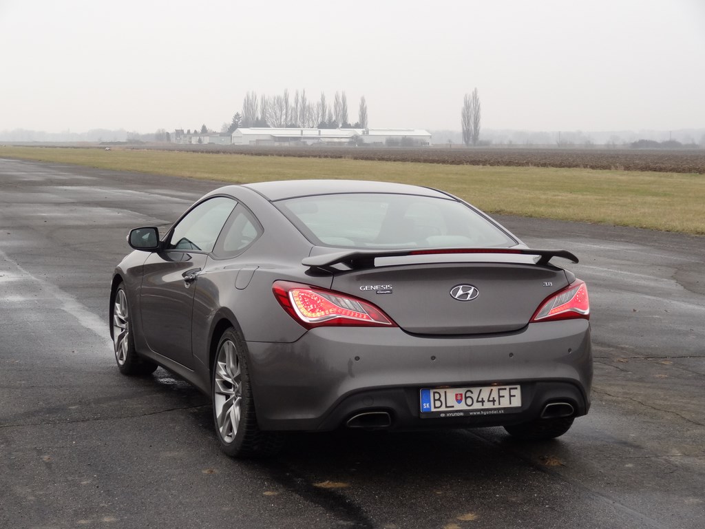 Hyundai Genesis Coupé 3.8 V6 AT (facelift)