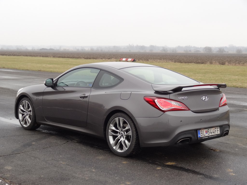 Hyundai Genesis Coupé 3.8 V6 AT (facelift)