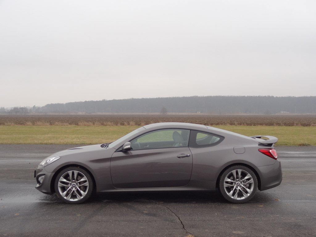 Hyundai Genesis Coupé 3.8 V6 AT (facelift)