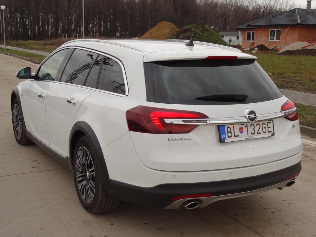 Opel Insignia Country Tourer 2.0 CDTI BiTurbo 4x4 AT