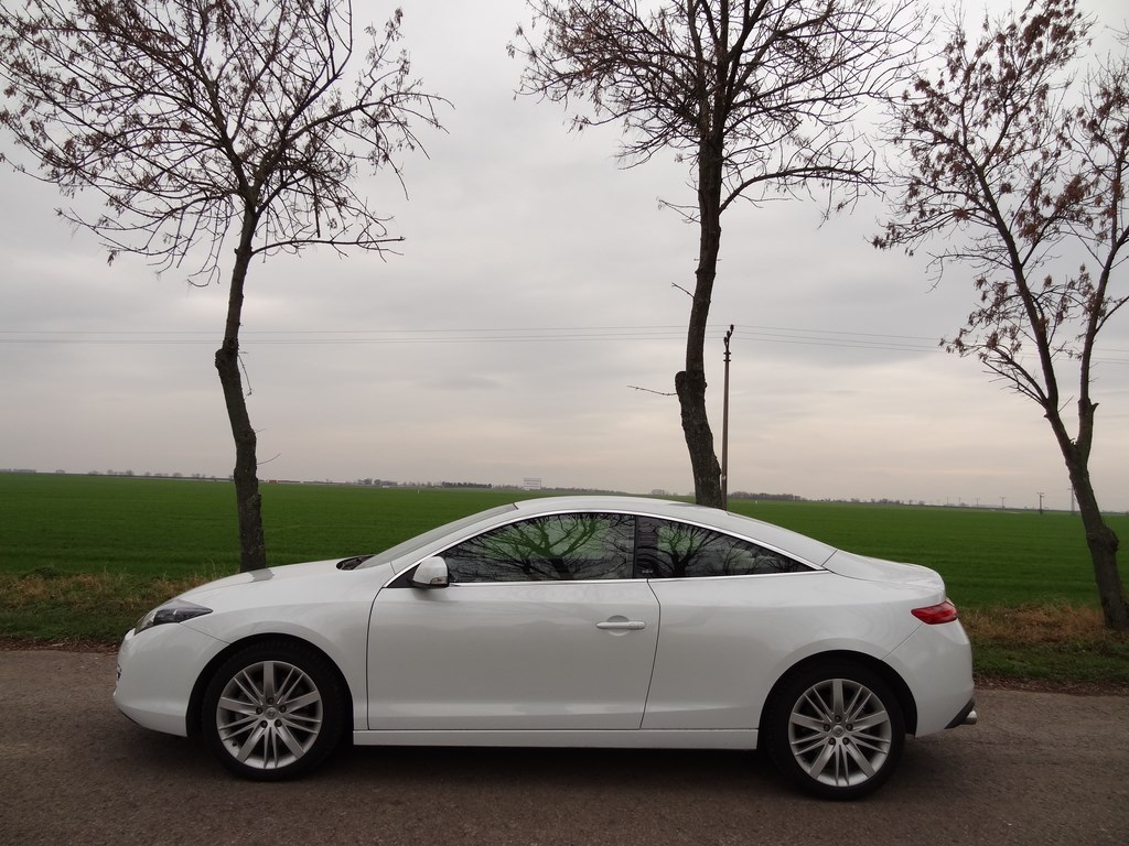 Renault Laguna Coupé 3.0 dCi V6 AT