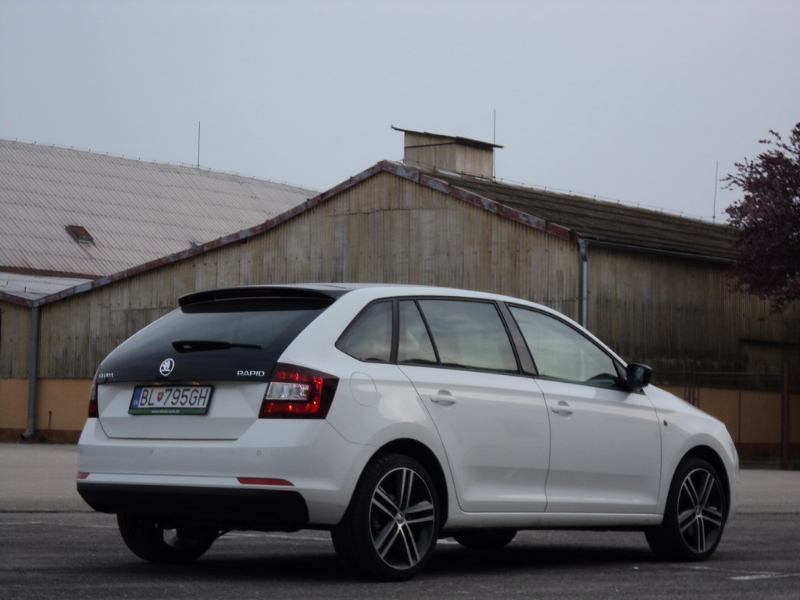 Škoda Rapid Spaceback 1.6 TDi DSG 66 kW