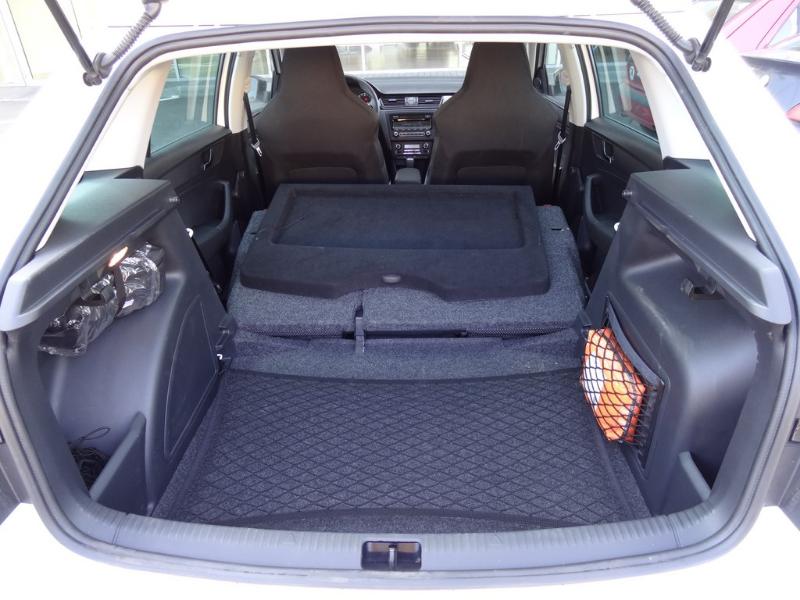 Škoda Rapid Spaceback 1.6 TDi DSG 66 kW