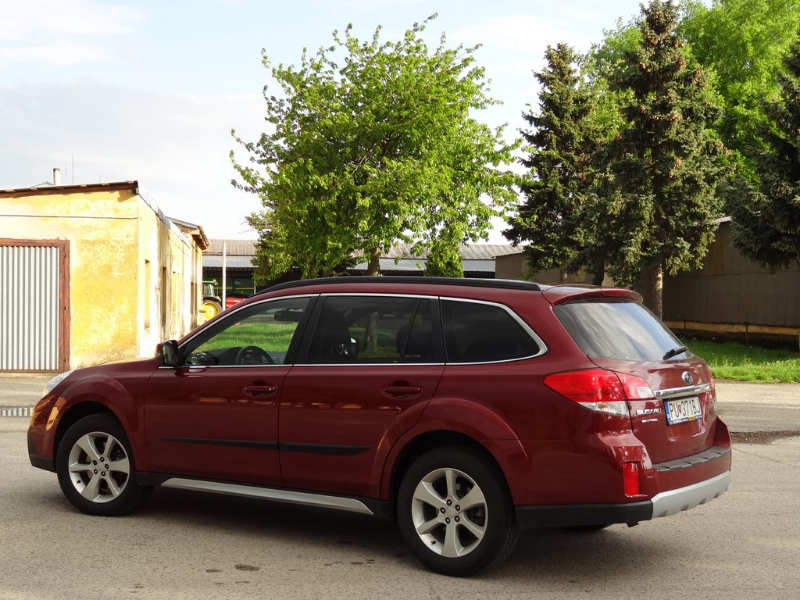 Subaru Outback 2.0D CVT