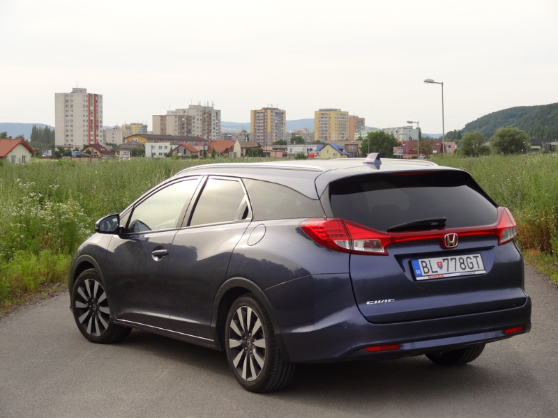 Dvojtest - Honda Civic Tourer