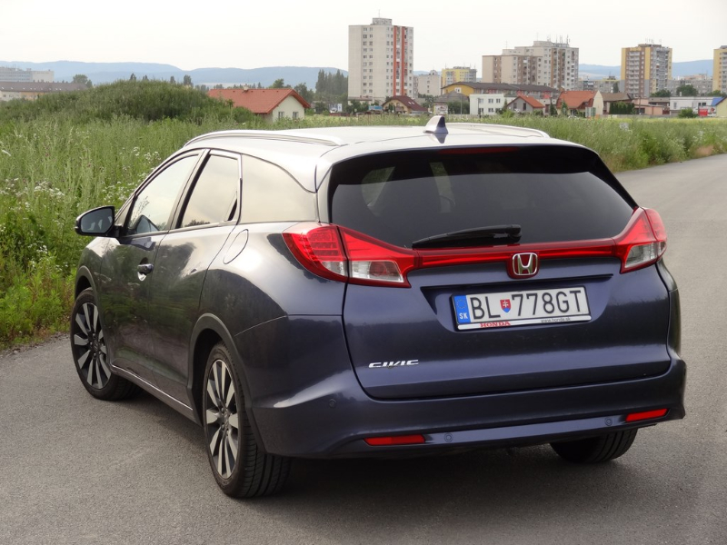 Dvojtest - Honda Civic Tourer