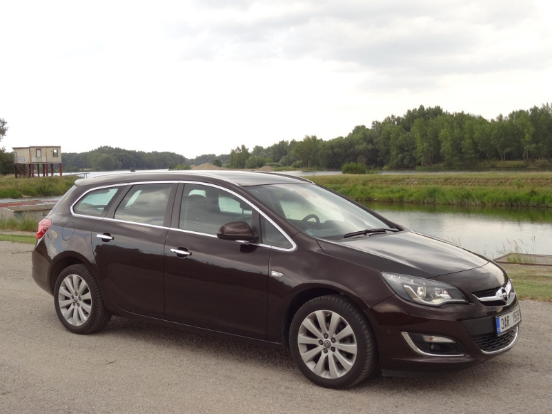 Opel Astra Sports Tourer 1.4 Turbo LPG