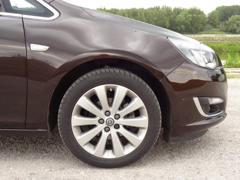 Opel Astra Sports Tourer 1.4 Turbo LPG