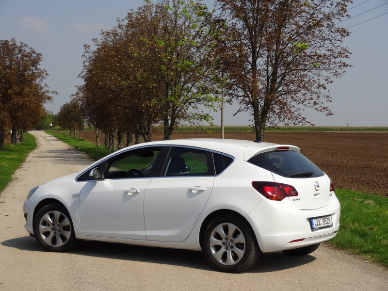 Opel Astra 1.6 CDTi