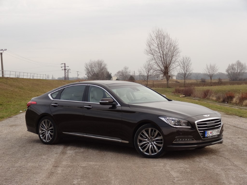 Hyundai Genesis 3.8 V6 HTRAC