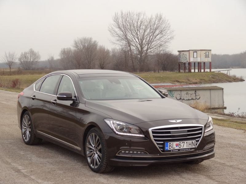 Hyundai Genesis 3.8 V6 HTRAC