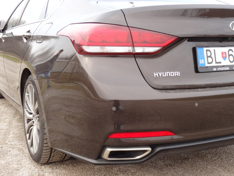 Hyundai Genesis 3.8 V6 HTRAC