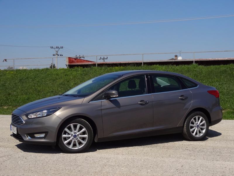 Ford Focus Sedan 1.0 EcoBoost