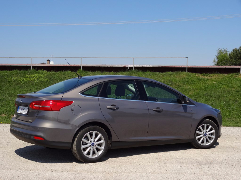 Ford Focus Sedan 1.0 EcoBoost