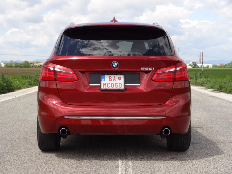 BMW 225i ActiveTourer