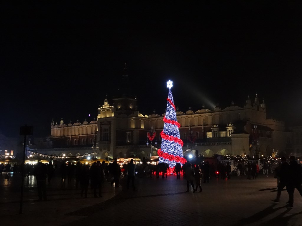 Vianočné trhy s novým Oplom Astra!