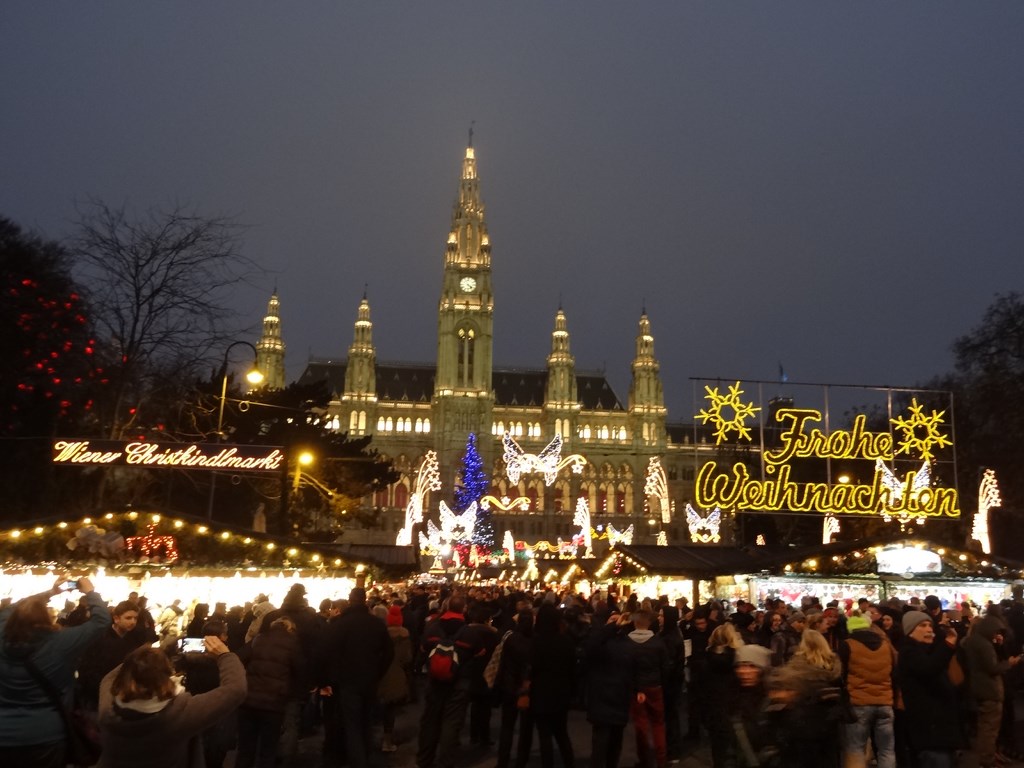 Vianočné trhy s novým Oplom Astra!