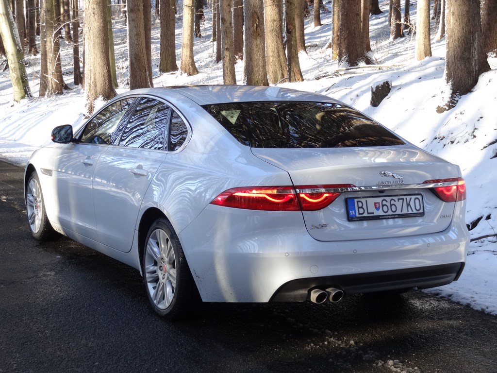 Jaguar XF 20d