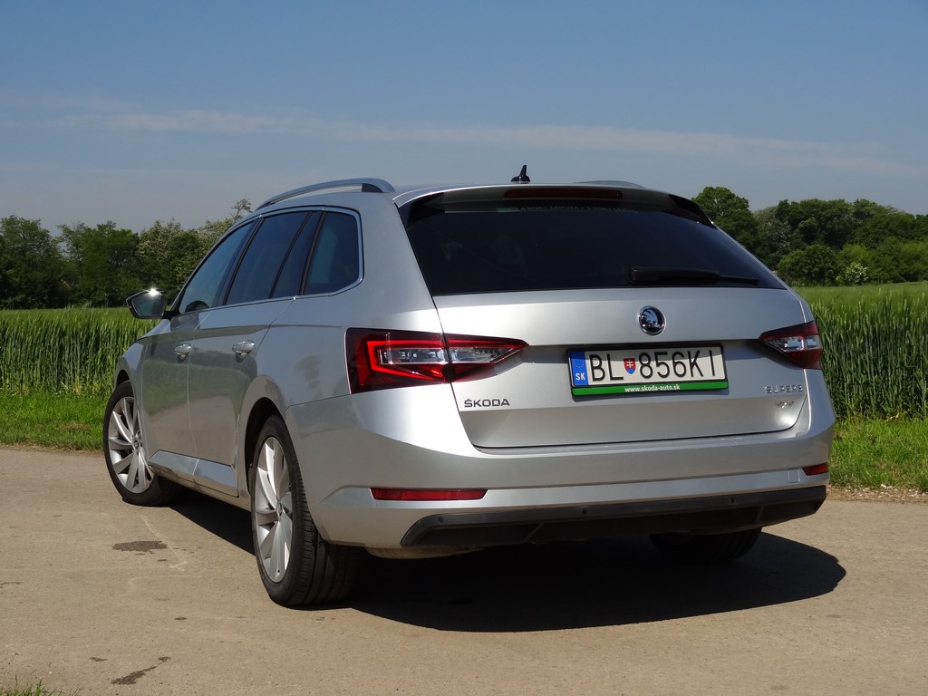 Škoda Superb Combi 2.0 TDi DSG 4x4