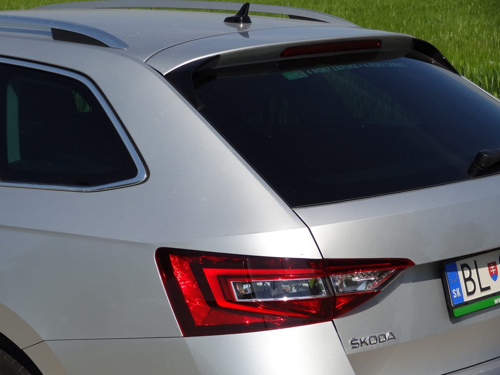 Škoda Superb Combi 2.0 TDi DSG 4x4