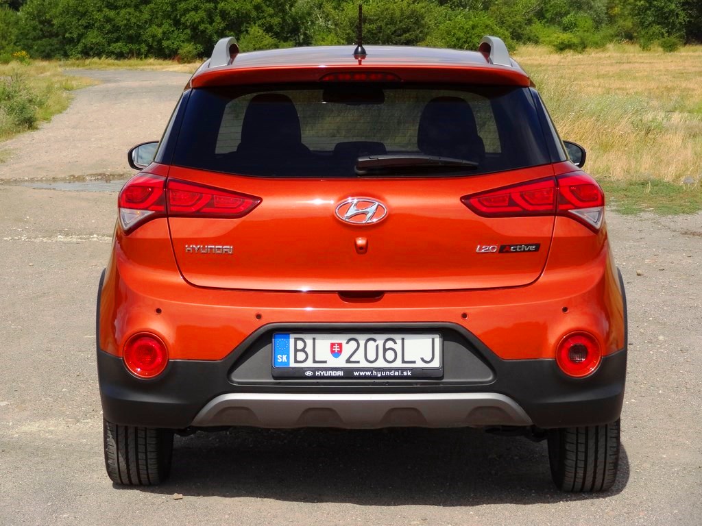 Hyundai i20 vs. i20 Active