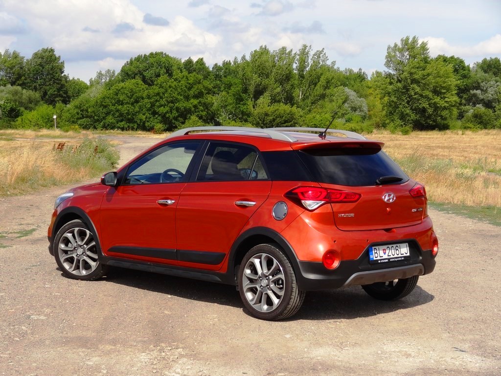 Hyundai i20 vs. i20 Active