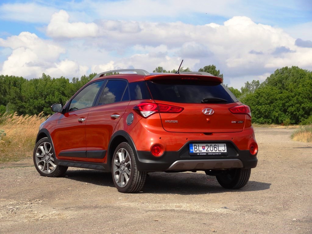 Hyundai i20 vs. i20 Active