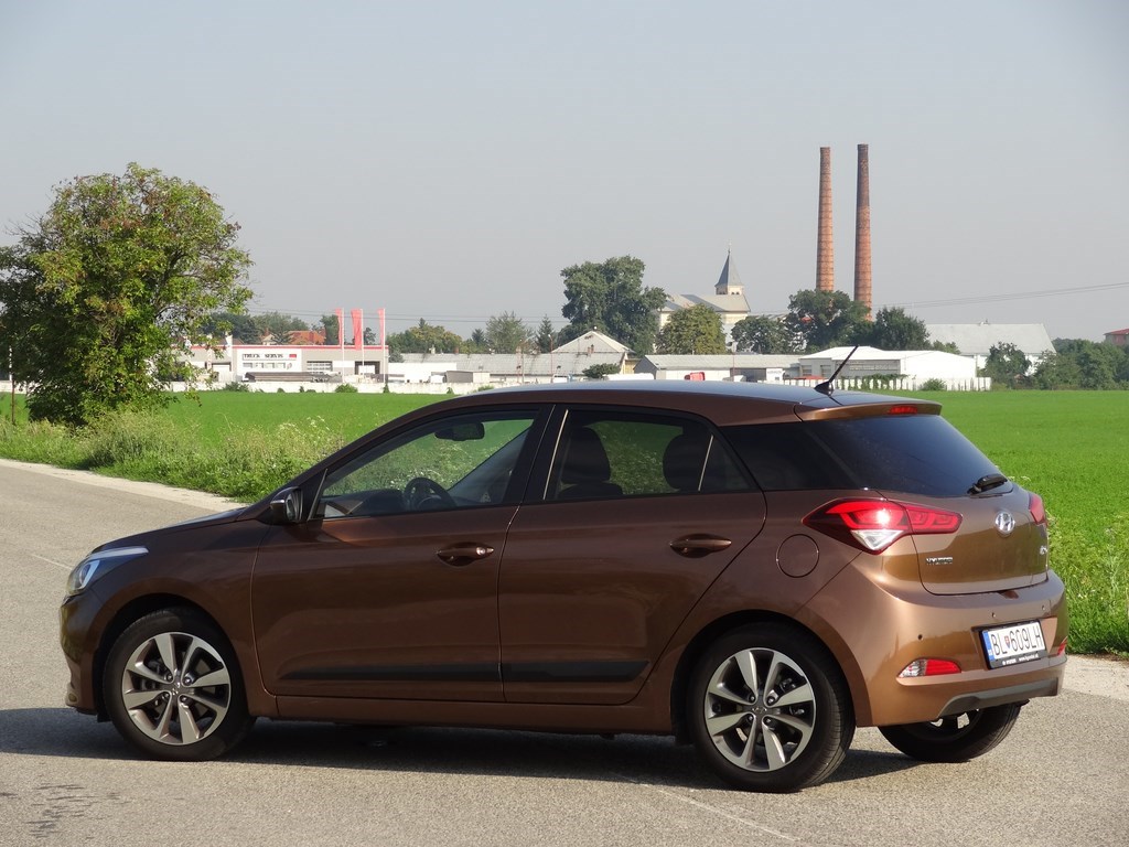 Hyundai i20 vs. i20 Active