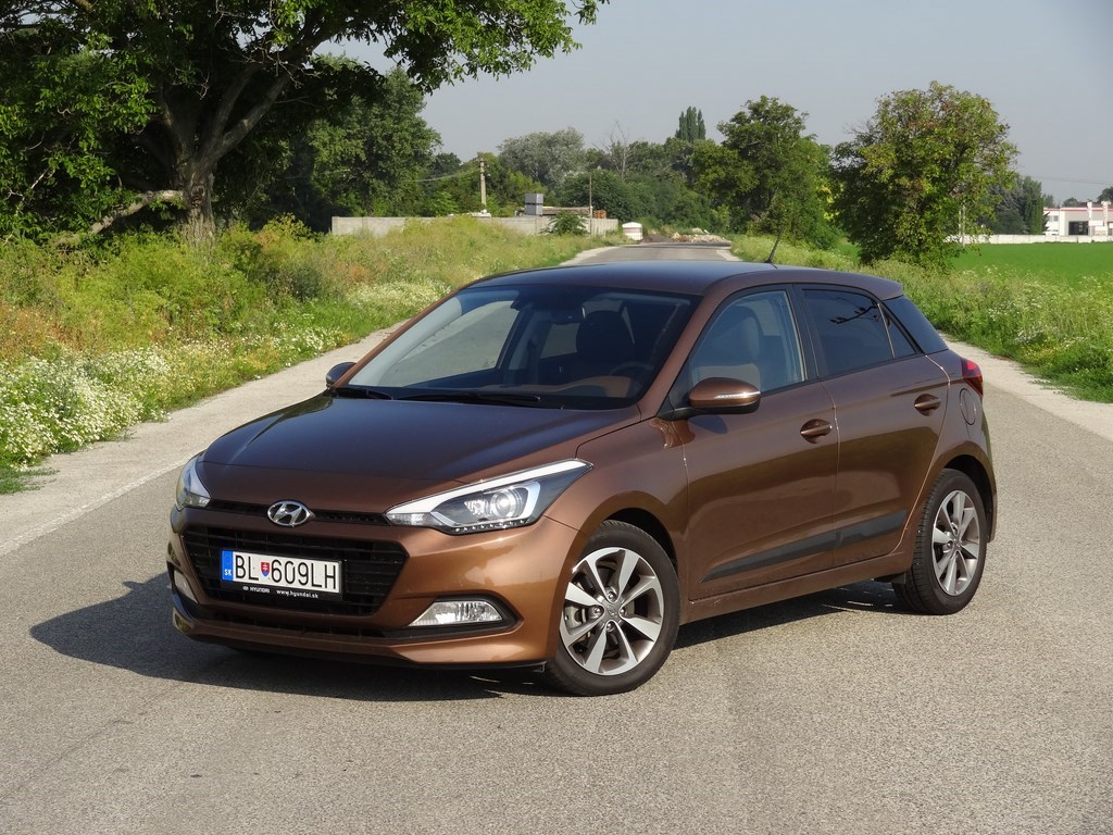 Hyundai i20 vs. i20 Active