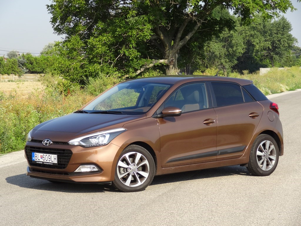 Hyundai i20 vs. i20 Active