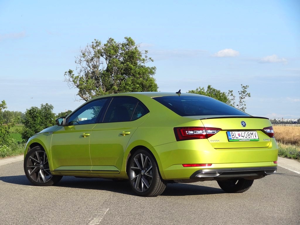 Škoda Superb 2.0 TSI DSG Sportline