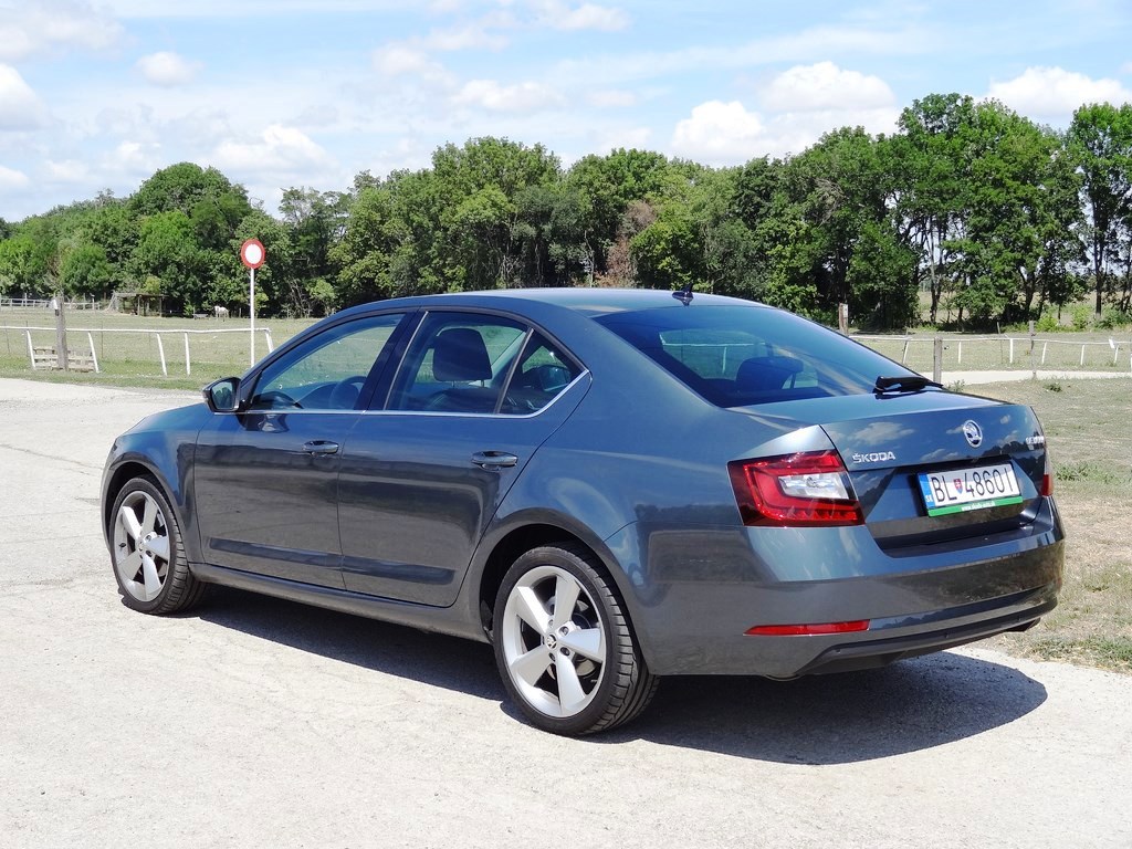 Škoda Octavia 2.0 TDI vs. RS 2.0 TSI DSG