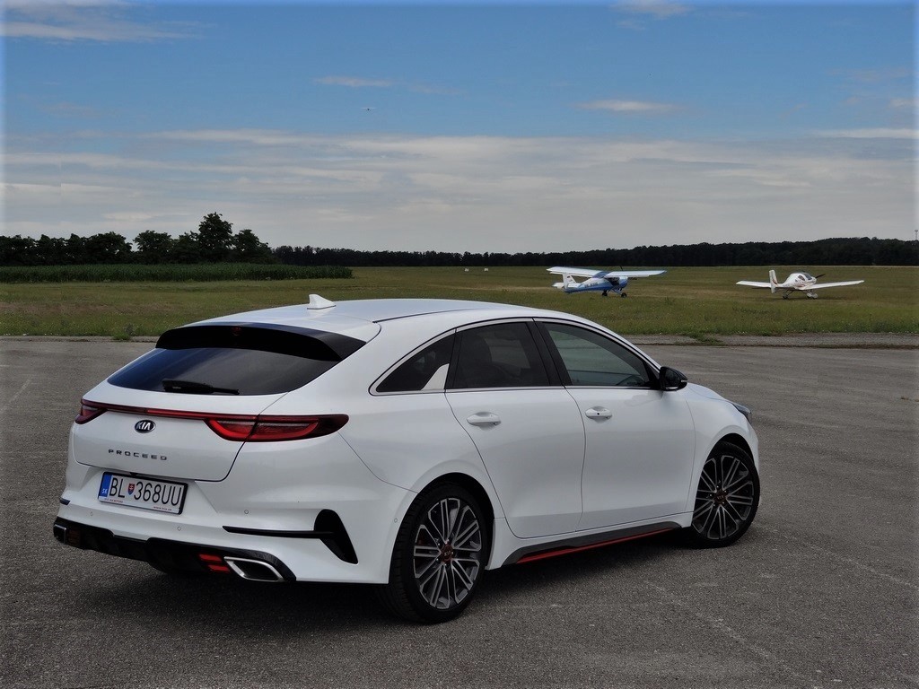 Kia ProCeed GT 1.6 T-GDi 7DCT