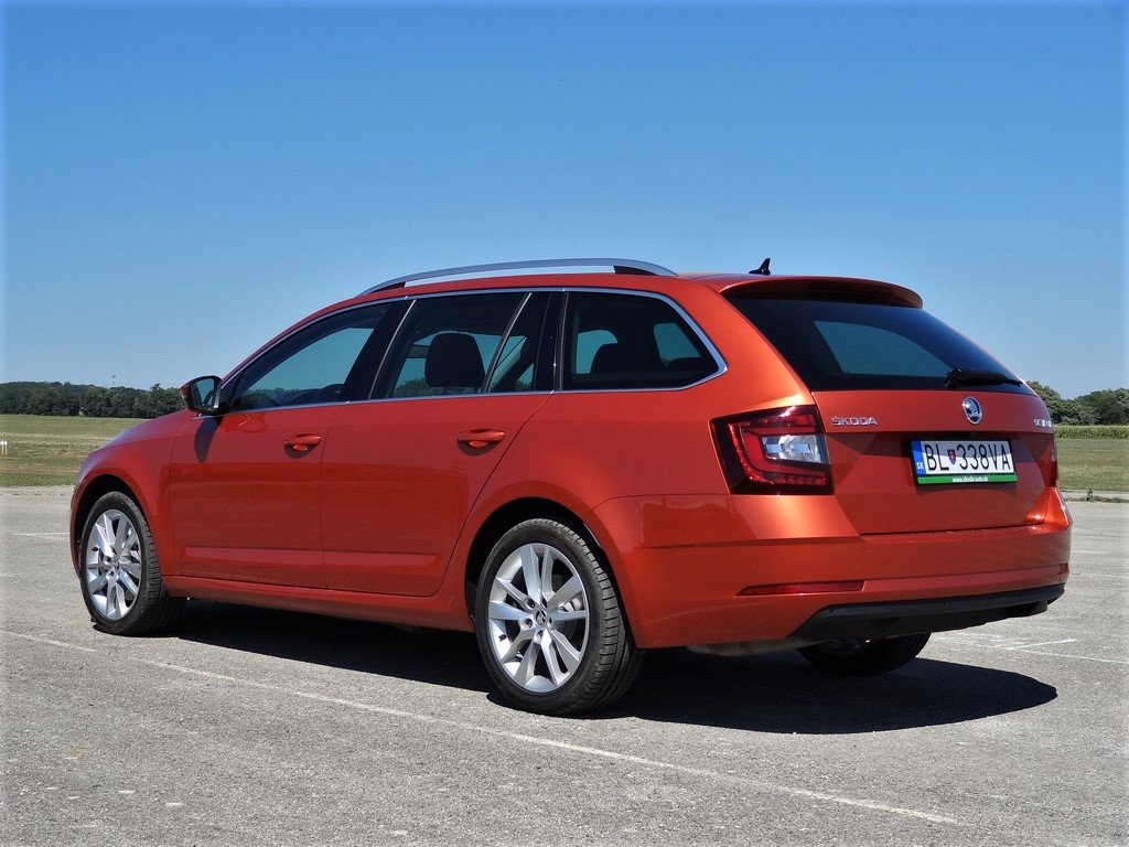 Škoda Octavia Combi 2.0 TSI DSG