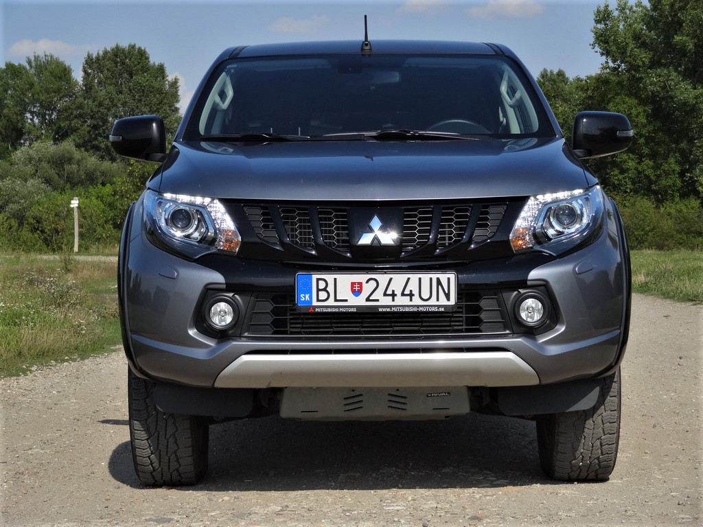 Mitsubishi L200 2.4 D4-D MIVEC Black Edition