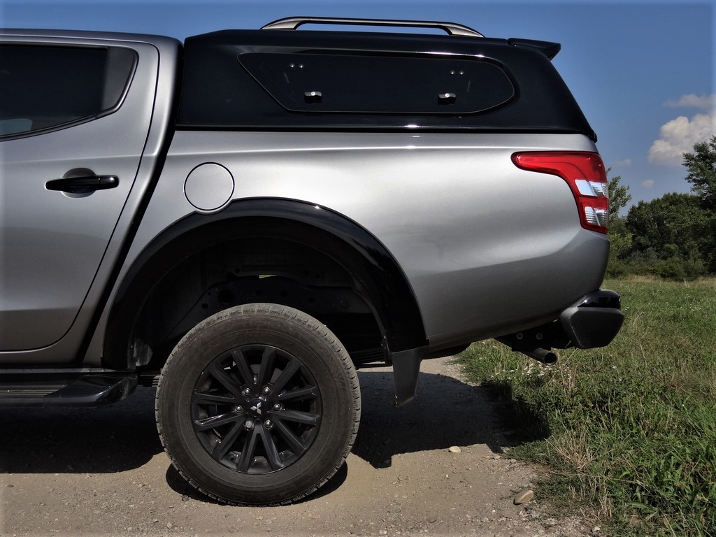 Mitsubishi L200 2.4 D4-D MIVEC Black Edition