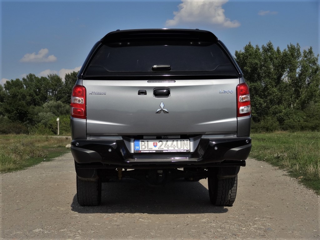 Mitsubishi L200 2.4 D4-D MIVEC Black Edition