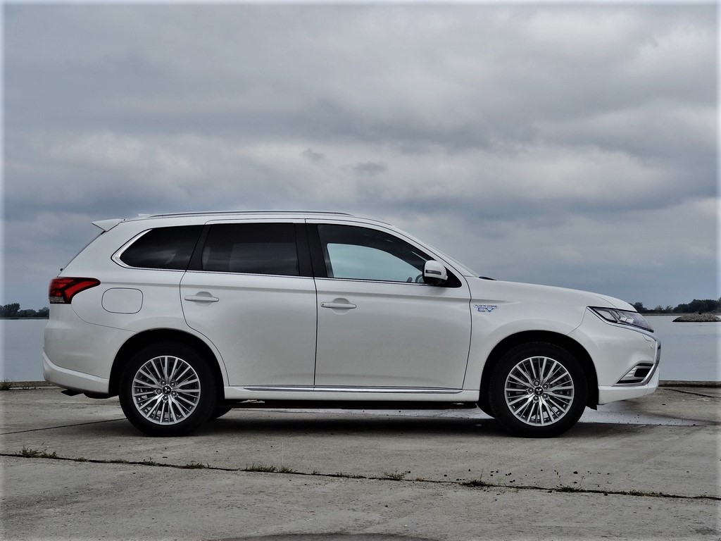 Mitsubishi Outlander PHEV 2.4 MIVEC